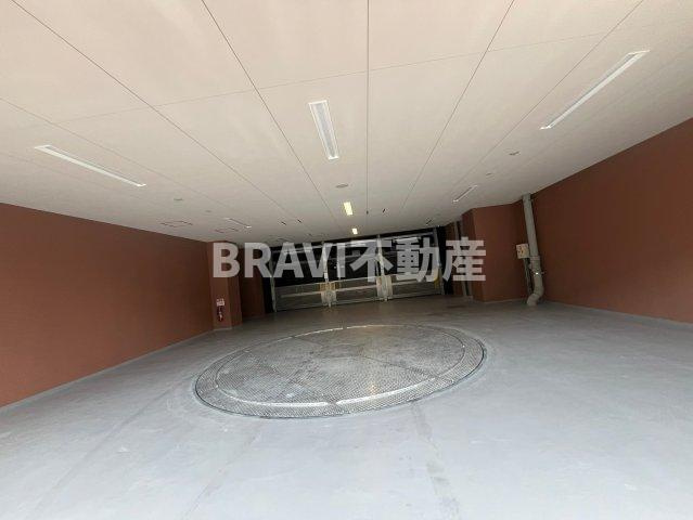 プレジオ阿波座2-8Fの駐車場