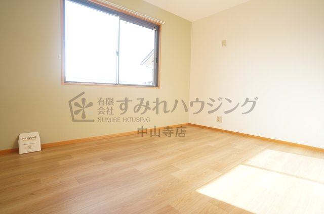グリーンフォーレスト伊丹　A棟の洋室