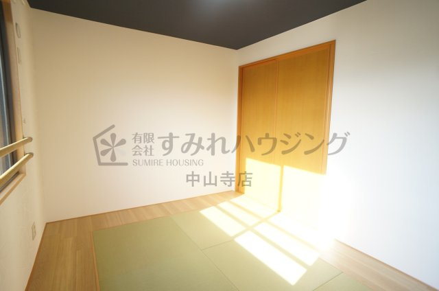 グリーンフォーレスト伊丹　A棟の和室