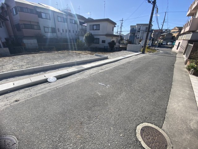 グラッド・タウンニュー郡津3丁目の前面道路含む現地写真|■前面道路を拡幅し広くなりました。