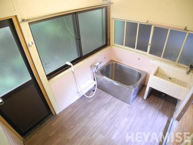 ナルタキカシヤ（ミギ）の浴室