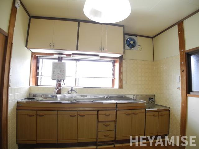 鳴滝貸家（左）の設備