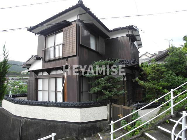 鳴滝貸家（左）