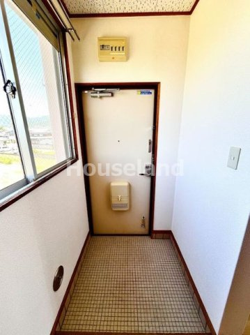 嶋本マンションの玄関