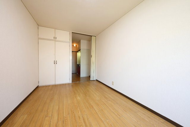 上御霊マンションの居間・リビング|303号室