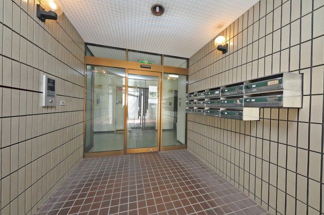 上御霊マンションのエントランス