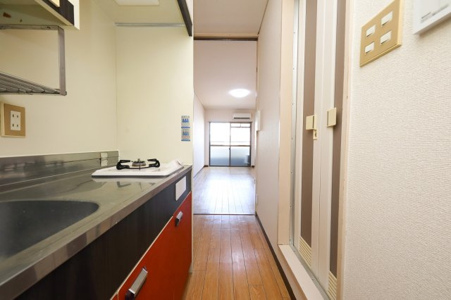 上御霊マンションの居間・リビング|303号室