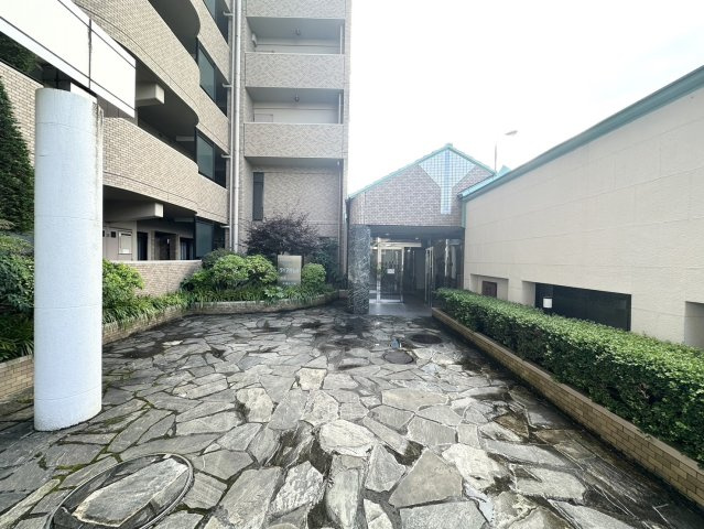 ダイアパレス柏木四季の杜木洩れび館の外観
