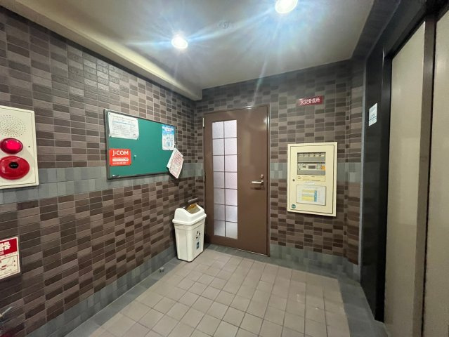 リモージュ緑橋のエントランス|ゆとりのあるエントランスです