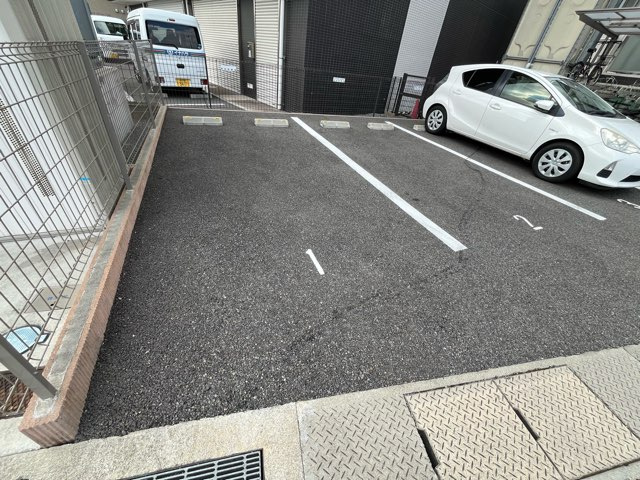 MISTRAL姫路駅前の駐車場