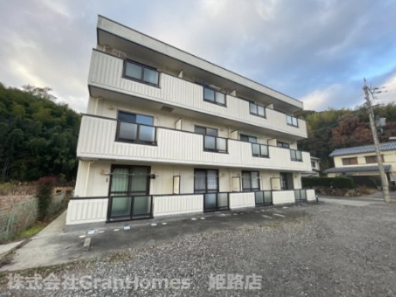 アヴァンセの外観