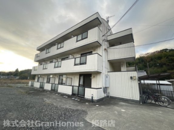 アヴァンセの外観