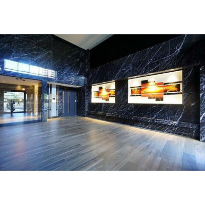 【ロビー】 | La Douceur西天満 | 黒基調の大理石で高級感があります