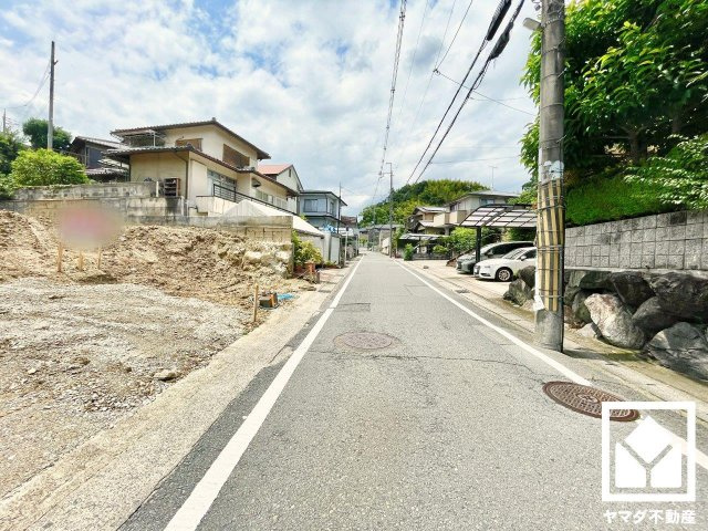 伏見区桃山町遠山の前面道路含む現地写真