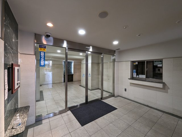 藤和シティホームズ蔵前駅前のエントランス|エントランス風除室