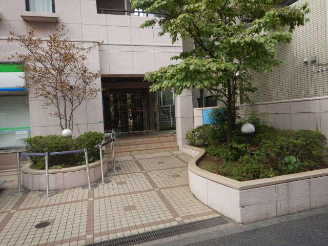 ヴィア・シテラ・東京のエントランス