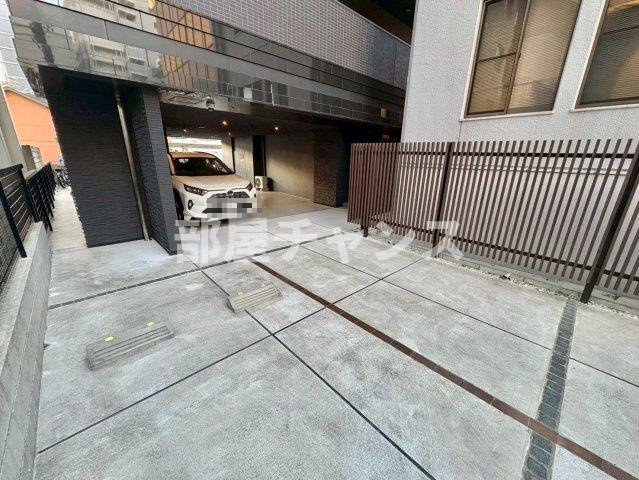 メイクス城西レジデンスの駐車場