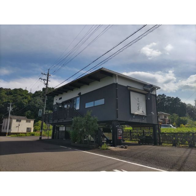 美濃市横越の店舗一部の外観