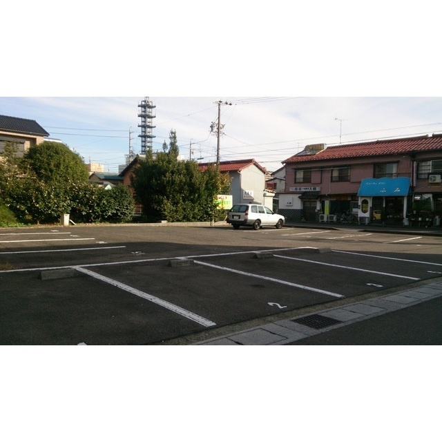 岐阜市松原町の駐車場の外観