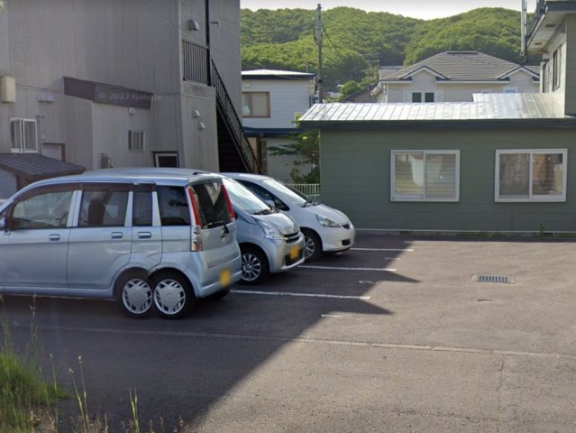レオパレスわかばの駐車場
