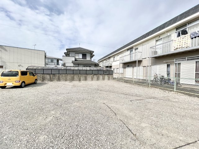 ハイツサンリットの駐車場