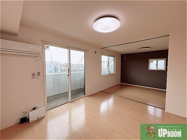 マリールタウンⅢ A棟の居間・リビング