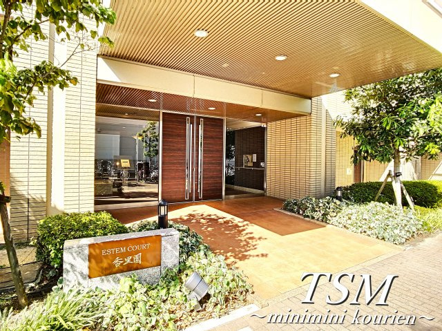 エステムコート香里園のエントランス