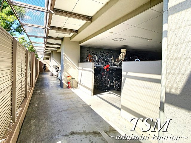 エステムコート香里園のその他共用部分|敷地内駐輪場