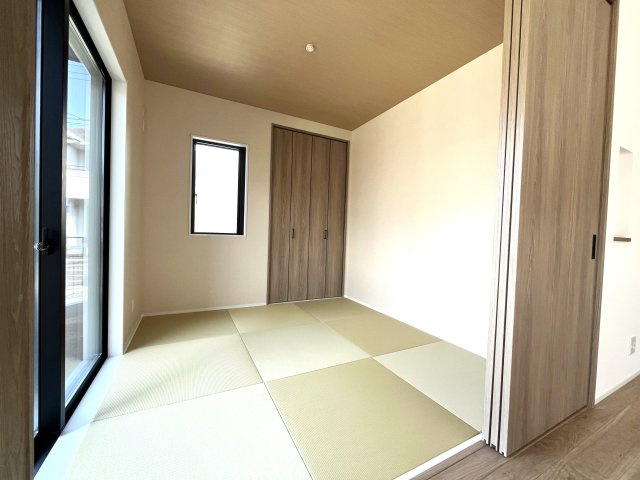 マ・メゾン　佐伯区藤の木二丁目　№95の和室|琉球畳風な畳を仕様しています。