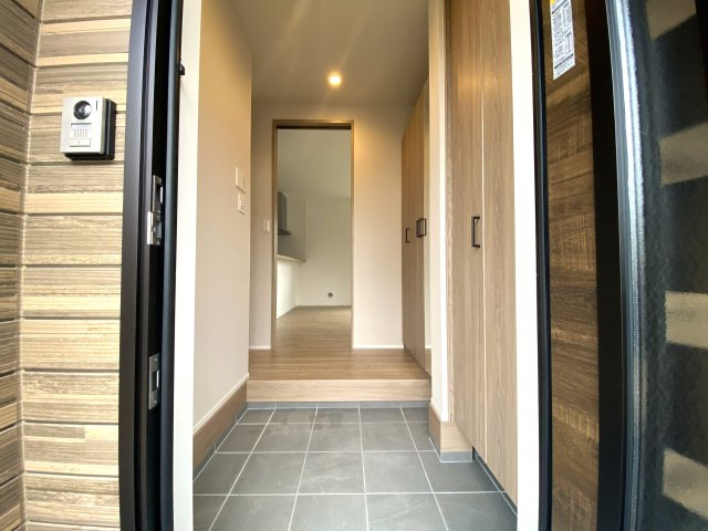 マ・メゾン　佐伯区藤の木二丁目　№95の玄関|ゆとりあるスペース