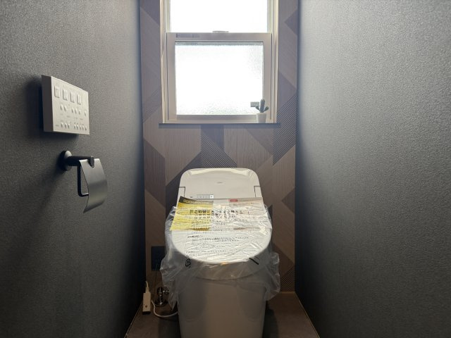 草津市岡本町　天然木デザイン平屋建のトイレ|TOTOのトイレです