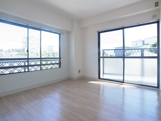 神戸市長田区長田天神町１丁目の賃貸マンションの内装|洋室