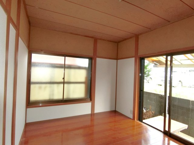 茂原市下永吉貸家の居間・リビング