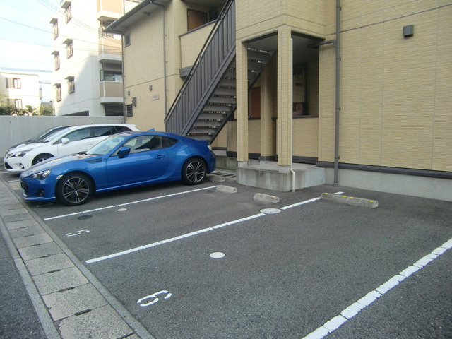 ヴィアーレの駐車場