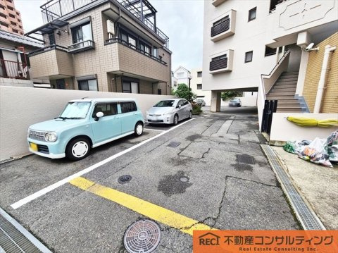 グリーンコーポ深江の駐車場