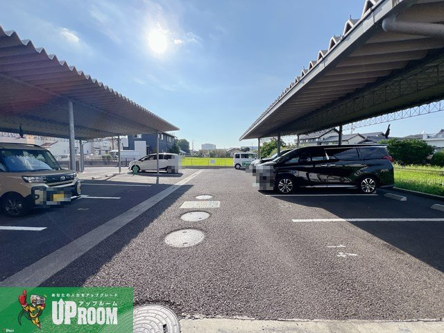 サンパティークの駐車場