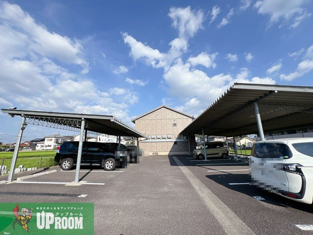 サンパティークの駐車場