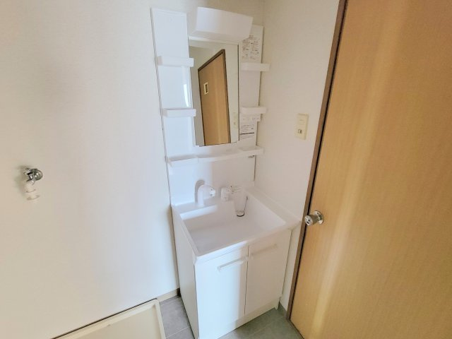 グレースコーポ東生駒の独立洗面台