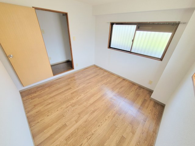 グレースコーポ東生駒の洋室