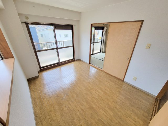 グレースコーポ東生駒の洋室