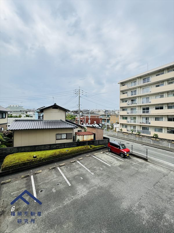 ホルトハイム城南の駐車場