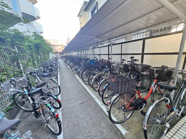 グランパティオ枚方の駐輪場|駐輪場■物件内覧・資金計画相談・住宅ローン相談、リフォーム相談、お問合せ受付中■
※当日・翌日のご内覧、ご相談はお電話でのお問合せがスムーズです！