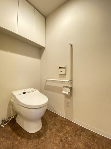 トイレには、手洗いカウンター