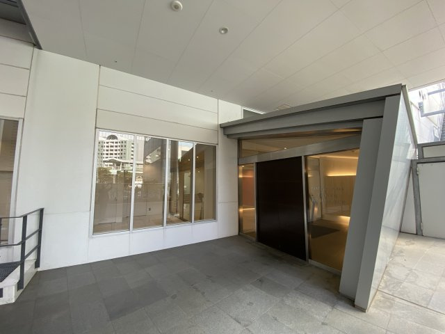 セブンイレブン　横浜ポートサイドプレイス店（敷地内）