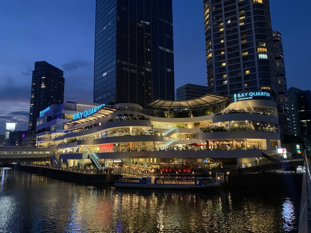 リバーサイドに佇むタワーマンション