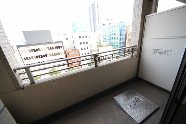 アジリア天満橋　仲介手数料無料のバルコニー