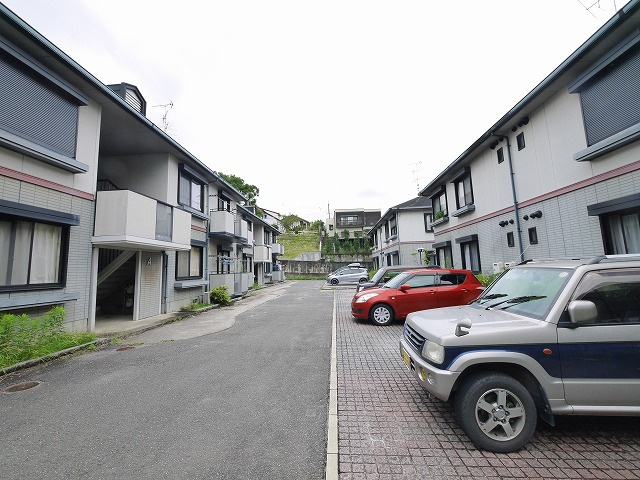 グランデージAの駐車場