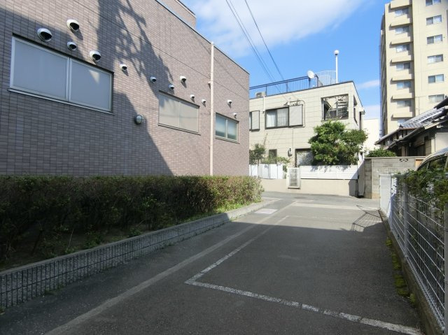アルファ千里丘の周辺