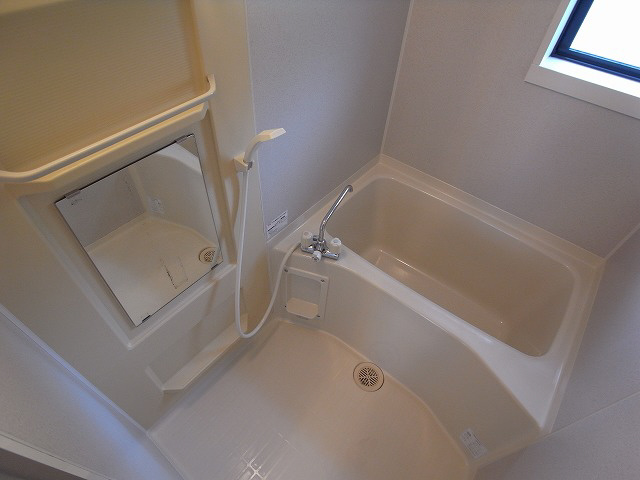 神戸市須磨区北落合４丁目のアパートの浴室|浴室