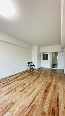 パラツィーナセシリア仁川弐番館の居間・リビング|リビングダイニング